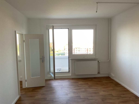 Tolle 2-Raumwohnung mit sensationellem Ausblick vom Balkon, Grünau-Mitte, Breisgaustr. 43