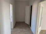 Großzügige 3-Zimmerwohnung mit Balkon u. Weitblick - Flur